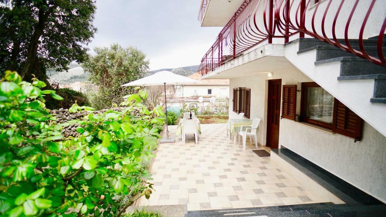 La vida loca Villa Seget Vranjica Exterior foto